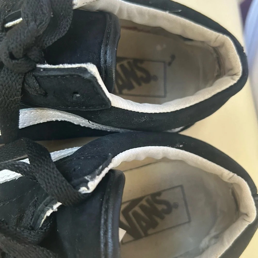 Vans eco dry Black Sneakers with White Side Stripe MEN6.5 women’s8.0